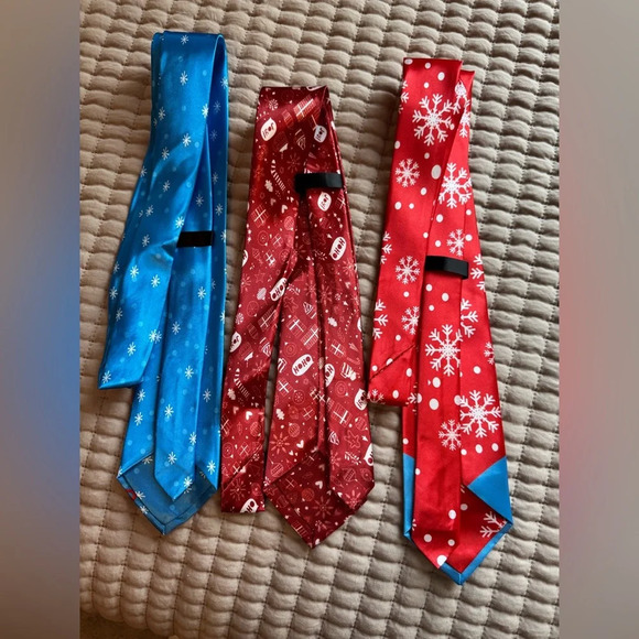 Men's Christmas/Holiday Neck Ties Bundle of 3 New 🎅🏻 🎄 - Picture 3 of 3